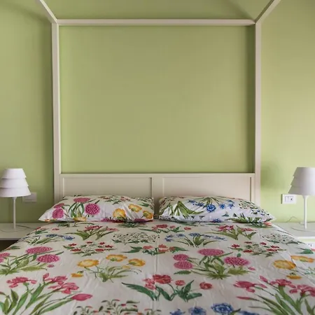 アパート Luxurious 4bdr Penthouse Near Duomo Cathedral ミラノ